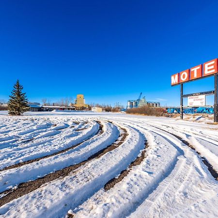 Blue Horse Motel Beiseker Bagian luar foto