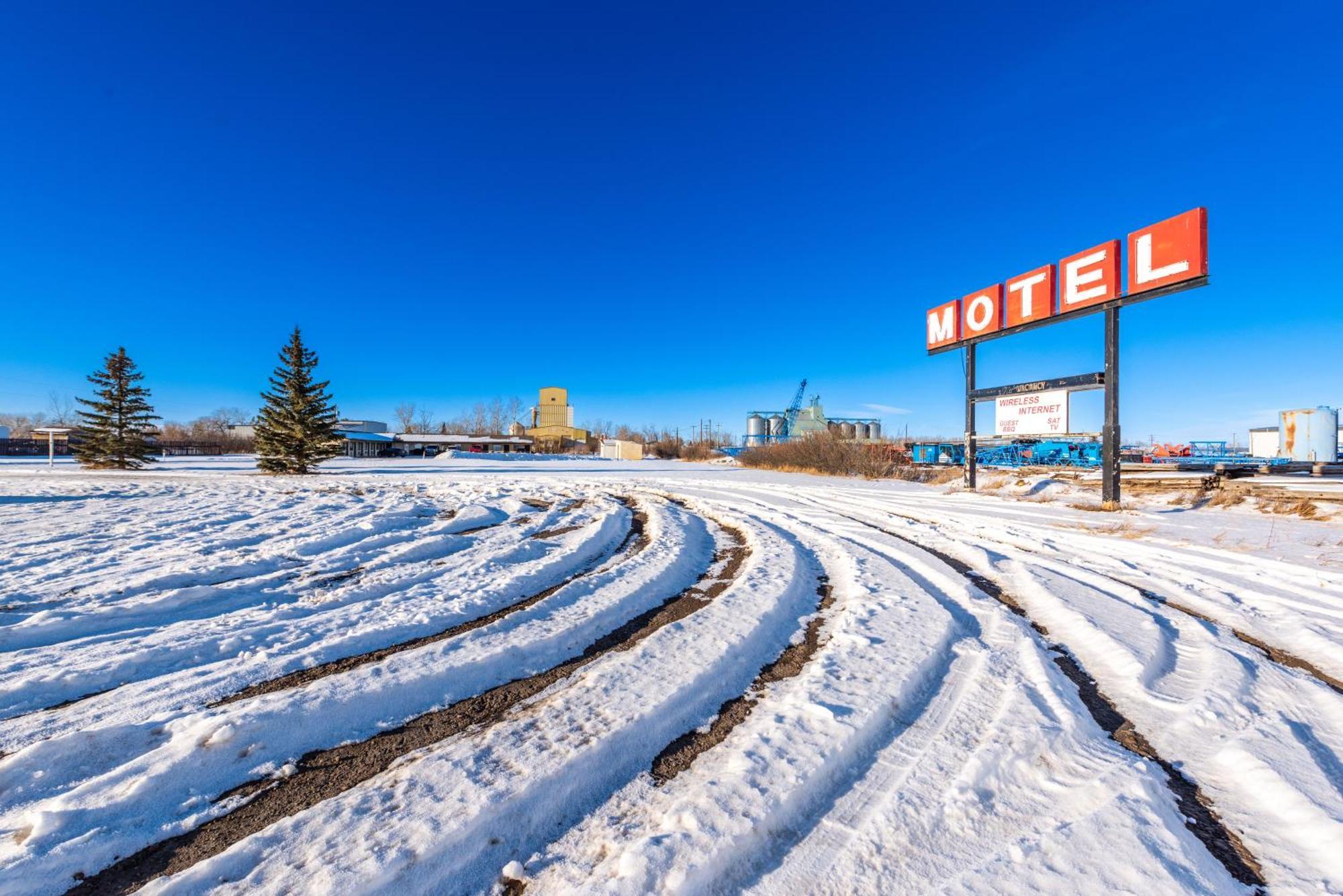 Blue Horse Motel Beiseker Bagian luar foto