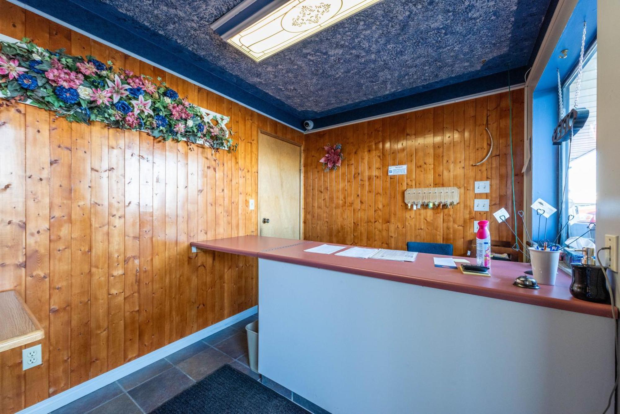 Blue Horse Motel Beiseker Bagian luar foto